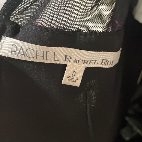 Beautiful dress - Picture 4 of 5